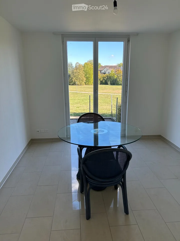 Schöne, helle 3.5 Zimmer Wohnung in Dorfmitte von Würenlos – Foto 2 von 5