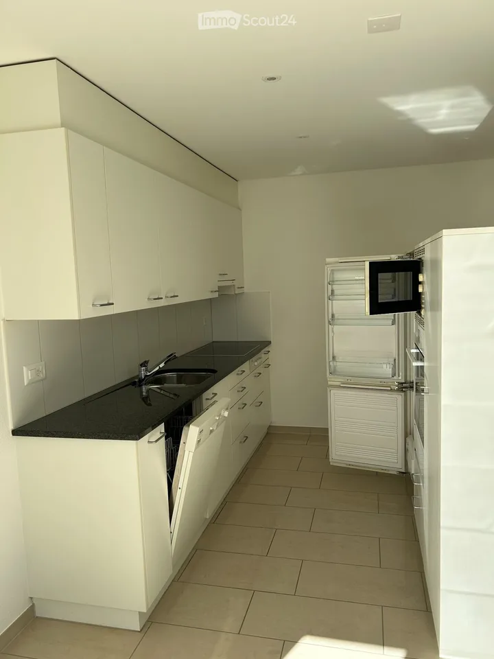 Schöne, helle 3.5 Zimmer Wohnung in Dorfmitte von Würenlos – Foto 3 von 5