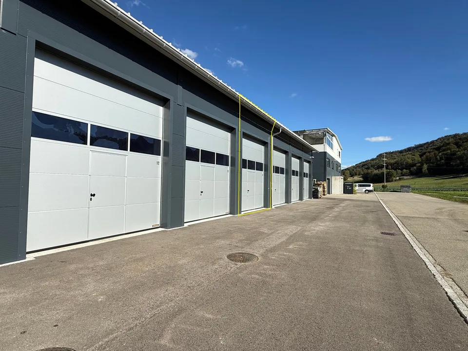 Here's space for your plans: Modern garage box – photo 2 of 6