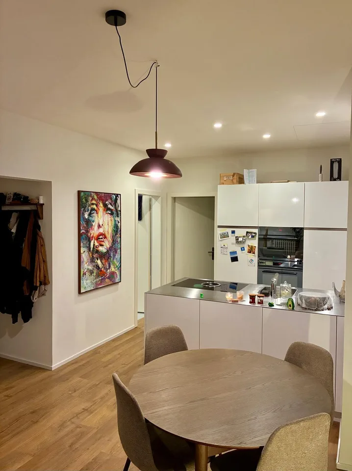 APPARTEMENT 2½ PIÈCES À FRIBOURG, MEUBLÉ, DURÉE DÉTERMINÉE – foto 2 di 8