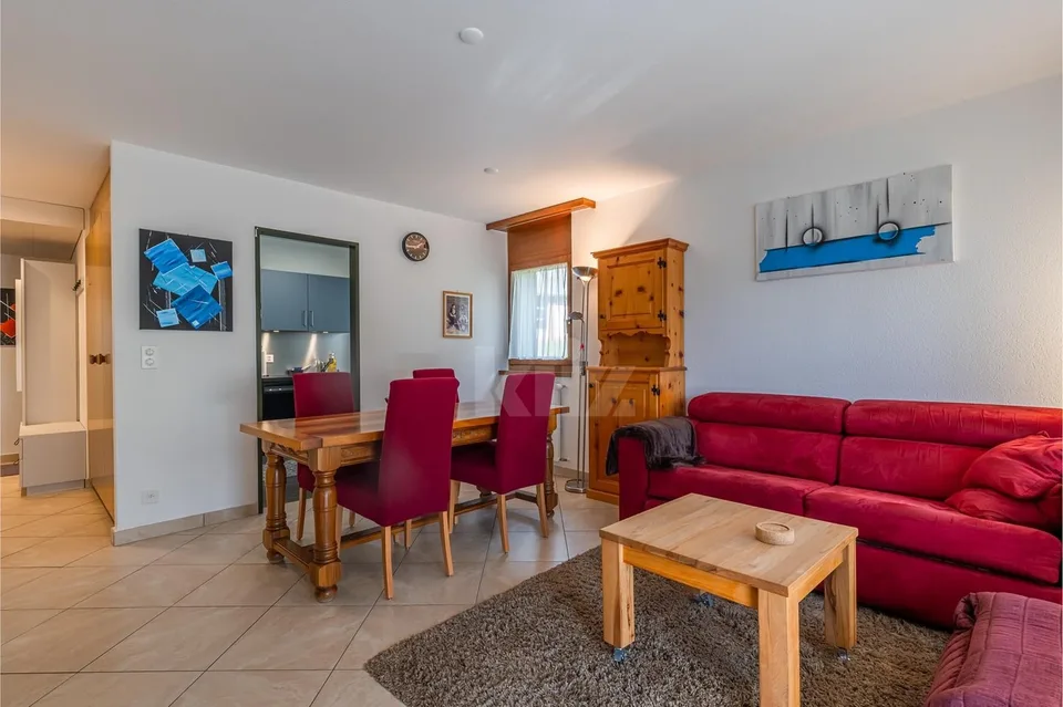 Appartement avec balcon et vue dégagée au pied des pistes – photo 4 sur 13