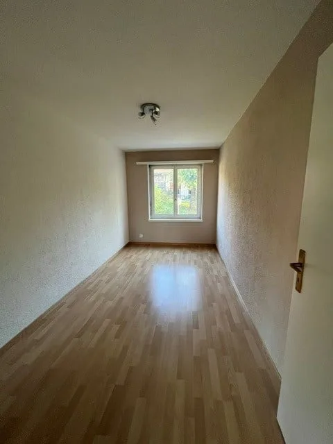 4.5-Zimmer-Gartenwohnung mit Wintergarten, privatem Garten in Lostorf – Foto 9 von 11