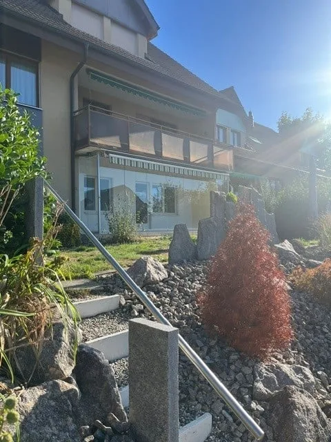 4.5-Zimmer-Gartenwohnung mit Wintergarten, privatem Garten in Lostorf – Foto 2 von 11