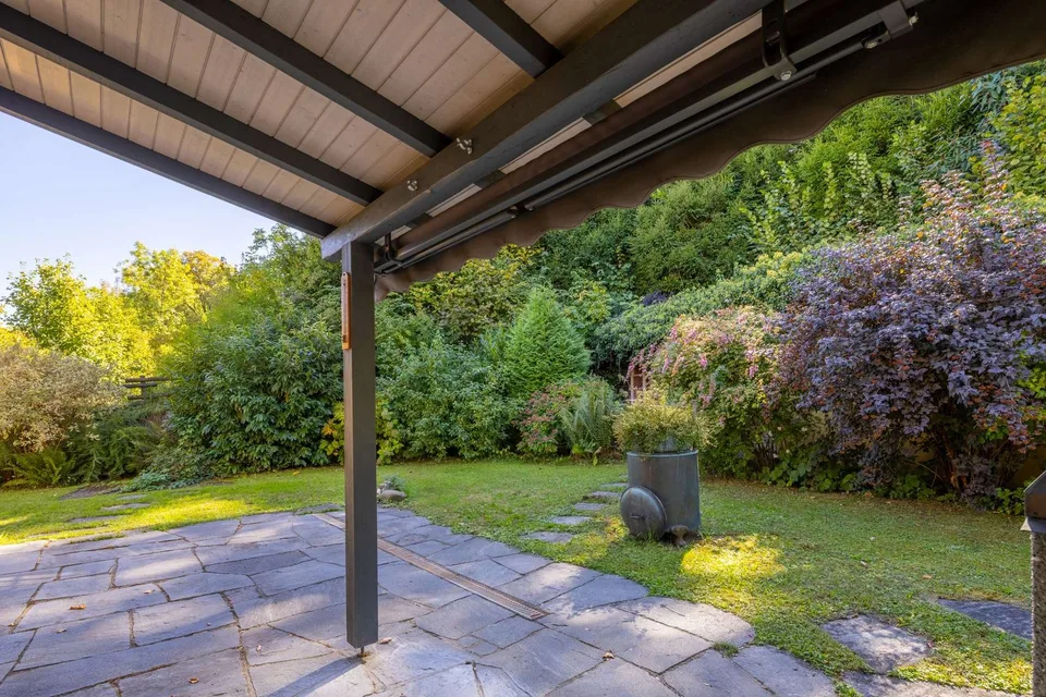 IDILLIO DI GIARDINO A ZÜRICH-AFFOLTERN - Incantevole casa di angolo di 4,5 locali in una posizione tranquilla – foto 8 di 13