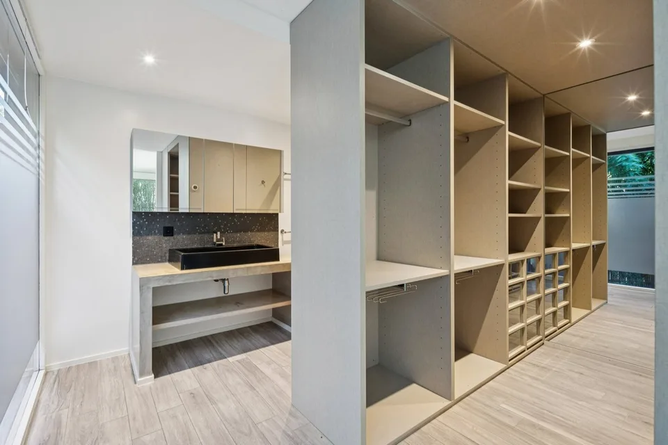 Villa di architetto contemporanea con piscina a Mont-sur-Lausanne – foto 10 di 13