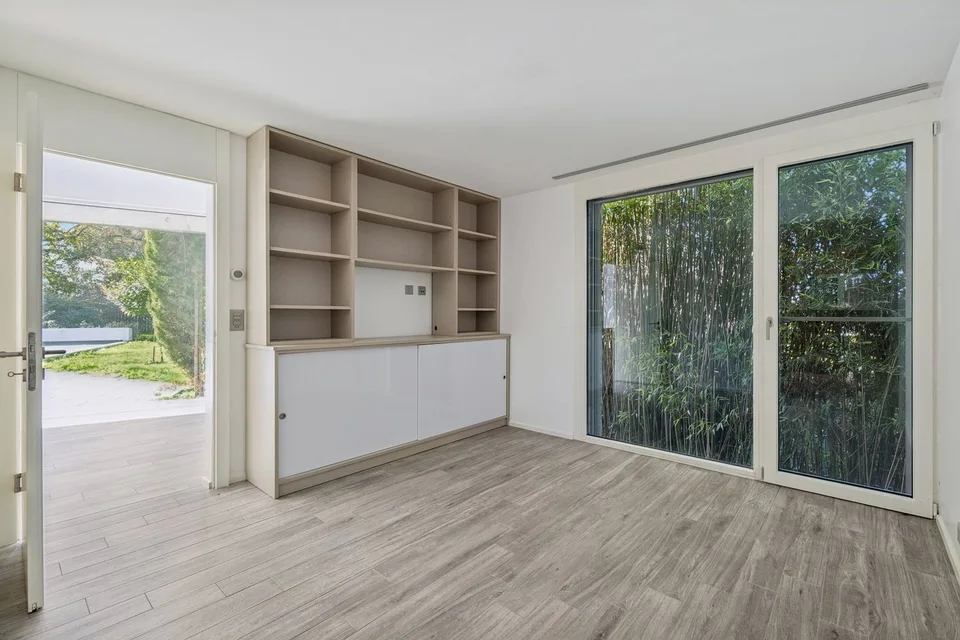 Villa di architetto contemporanea con piscina a Mont-sur-Lausanne – foto 9 di 13