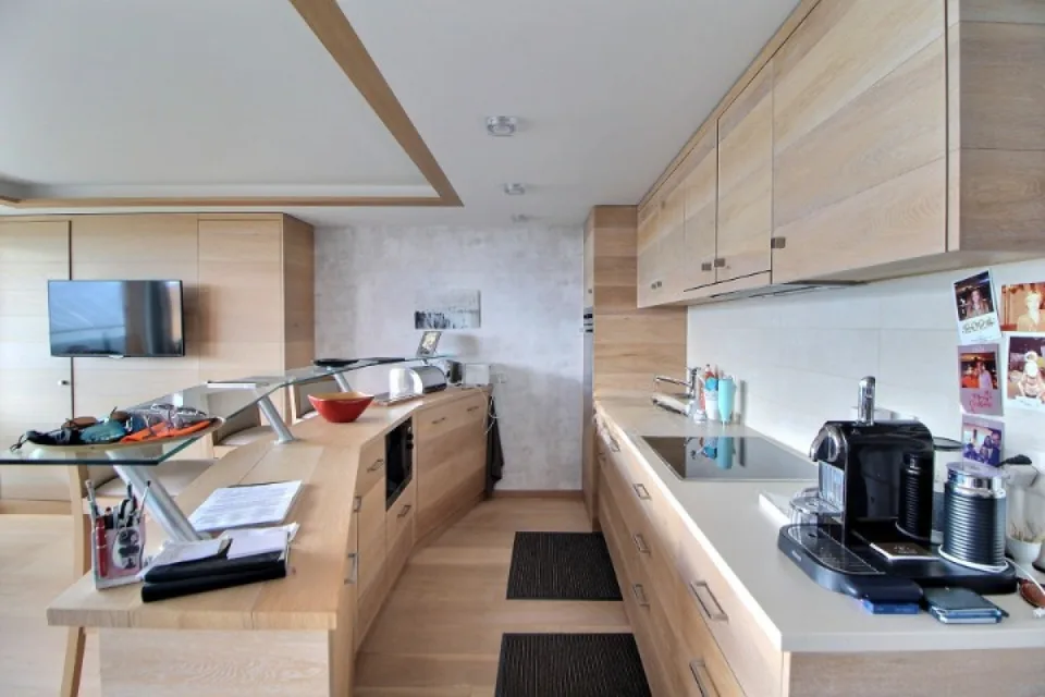 Exklusive 3.5-Zimmer-Wohnung mit Panoramablick, Hotel-Services und unmittelbarer Nähe zu den Pisten – Foto 3 von 7