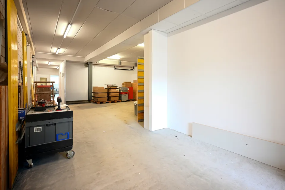 Spazio commerciale con possibilità di utilizzo polivalenti – foto 3 di 5