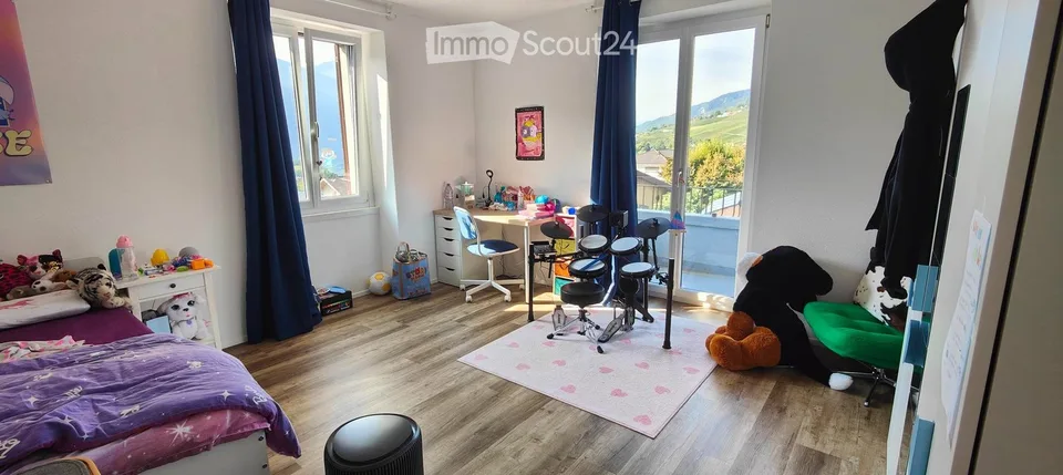 Charmantes 3.5 Zimmer Wohnung mit Parkplätzen und privatem Garten – Foto 4 von 6