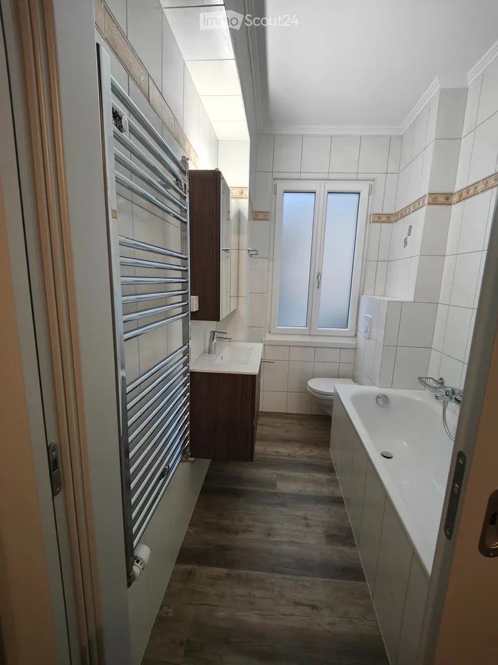 Charmantes 3.5 Zimmer Wohnung mit Parkplätzen und privatem Garten – Foto 6 von 6