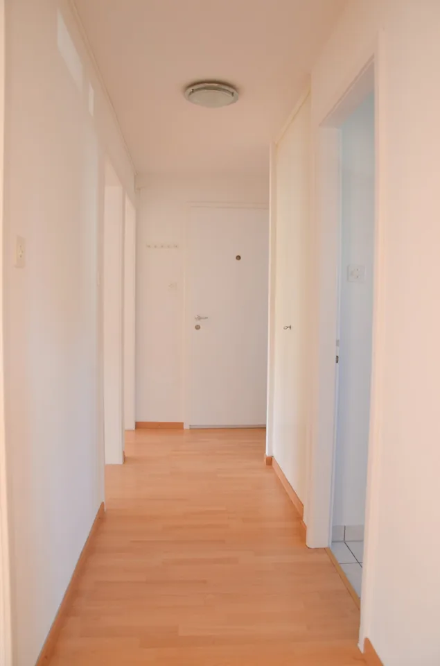 Appartamento di 3 camere con balcone in posizione tranquilla – foto 7 di 8
