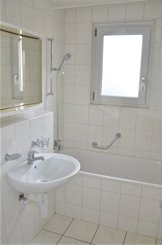 Appartamento di 3 camere con balcone in posizione tranquilla – foto 3 di 8