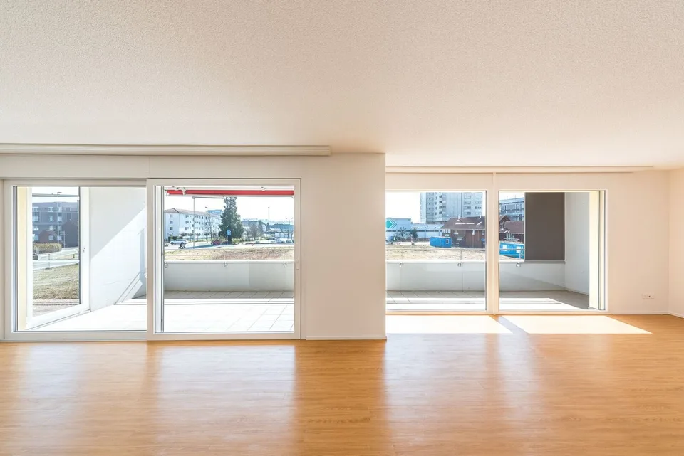 Neuwertige 4.5 Zi-Wohnung 121m2 an zentraler Lage – Foto 2 von 13