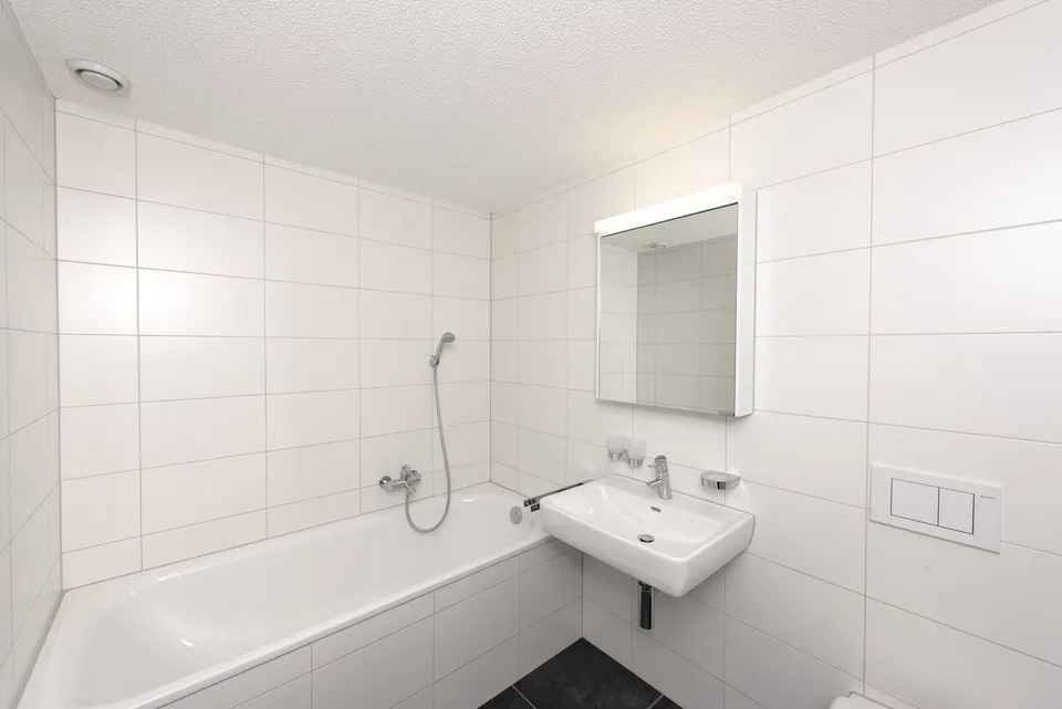Neuwertige 4.5 Zi-Wohnung 121m2 an zentraler Lage – Foto 10 von 13