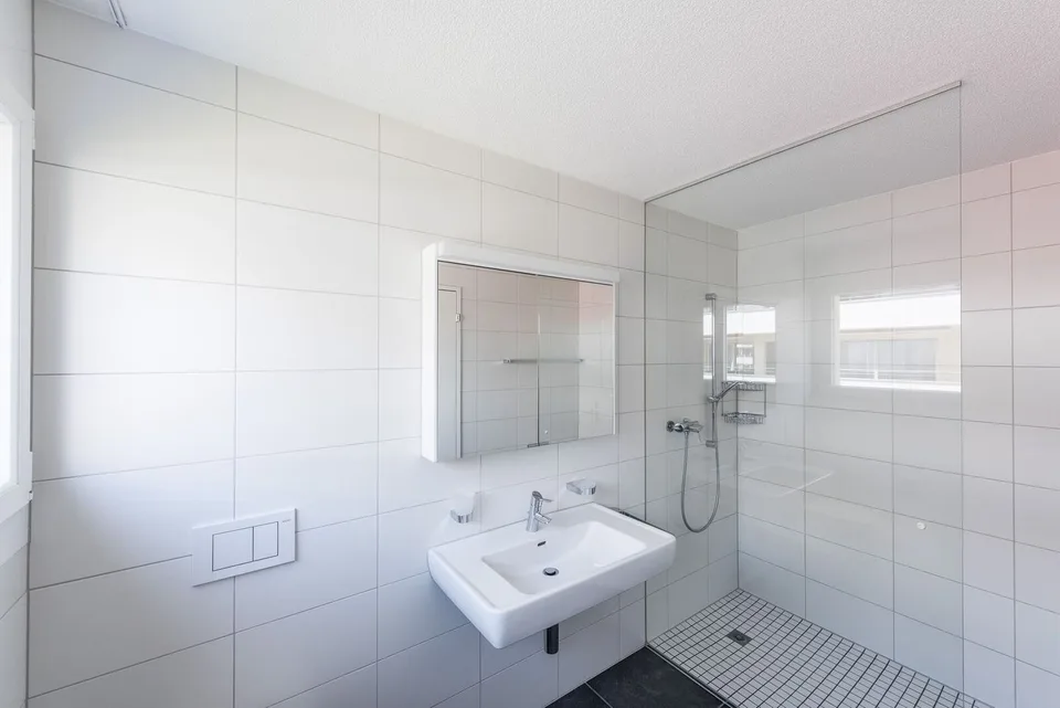 Neuwertige 4.5 Zi-Wohnung 121m2 an zentraler Lage – Foto 9 von 13
