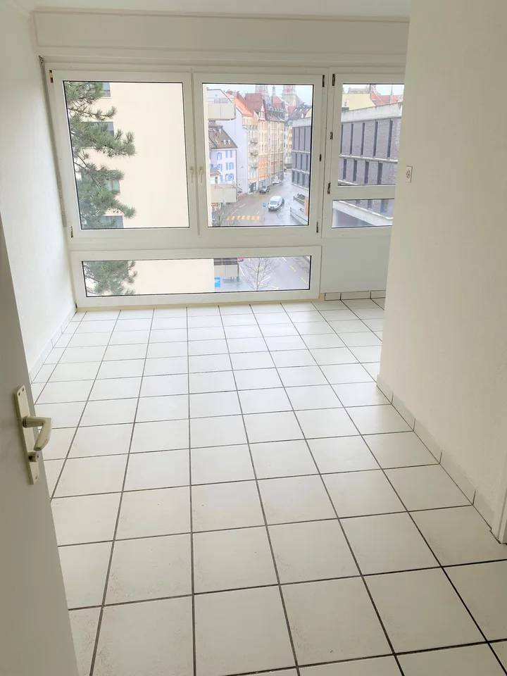Gemütliche 1.5-Zimmer-Wohnung im 5. OG – Foto 2 von 7