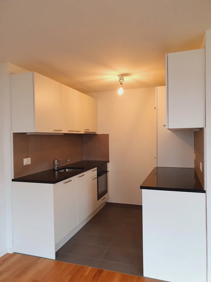 Helle 3.5-Zimmer-Wohnung mit Balkon – Foto 5 von 9