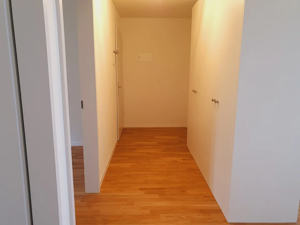 Helle 3.5-Zimmer-Wohnung mit Balkon – Foto 8 von 9