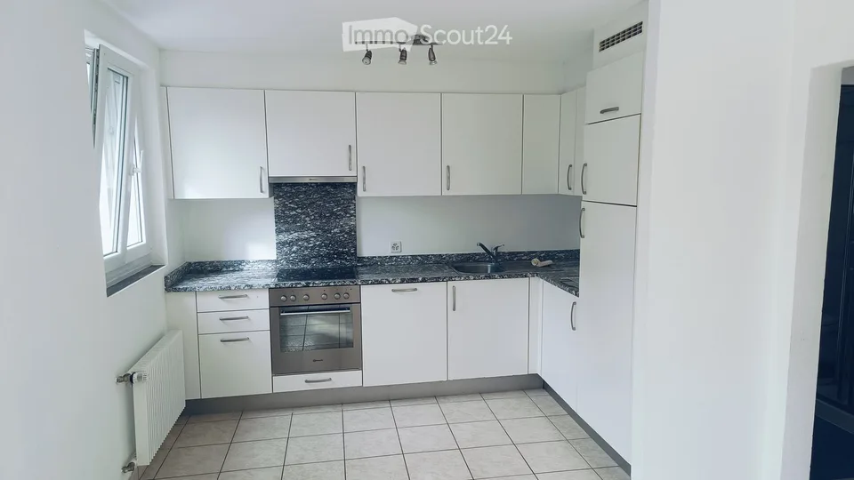Maison bifamiliale avec jardin et bois – 1er étage rénové, rez-de-chaussée à valoriser – photo 3 sur 10