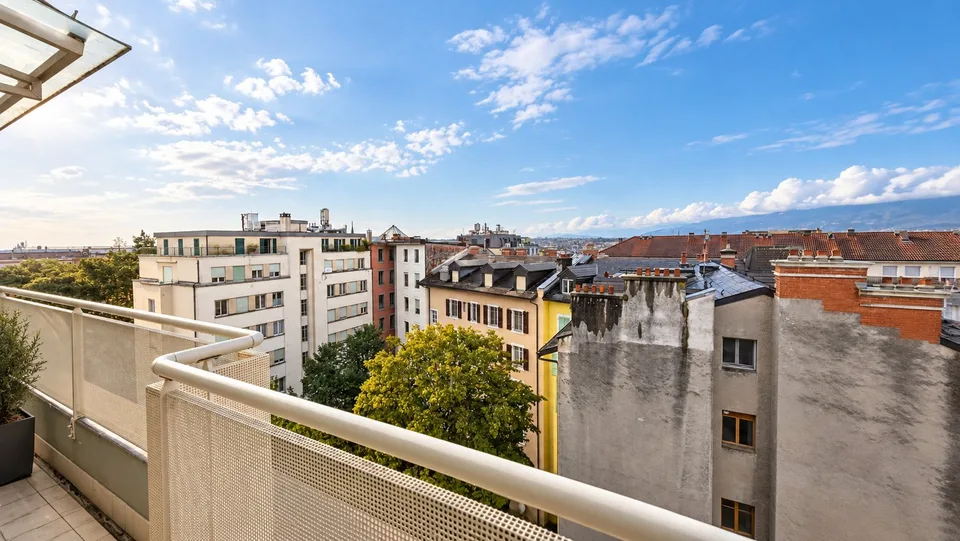 Letztes Stockwerk mit Panoramablick im Herzen von Genf – Foto 1 von 7