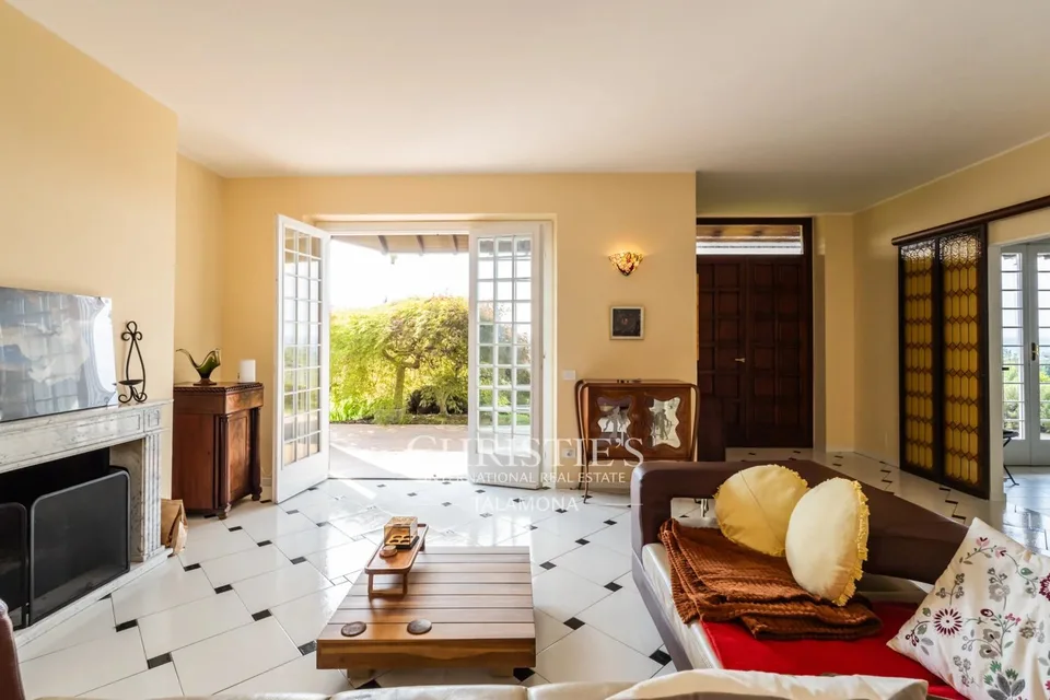 Villa con piscina nel paesaggio verde di Sesto Calende – foto 6 di 13