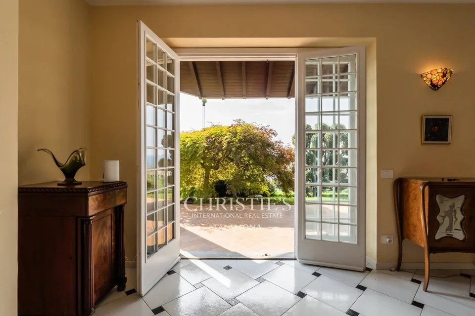 Villa con piscina nel paesaggio verde di Sesto Calende – foto 8 di 13