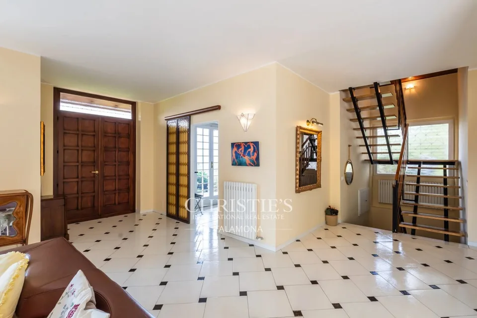 Villa con piscina nel paesaggio verde di Sesto Calende – foto 12 di 13