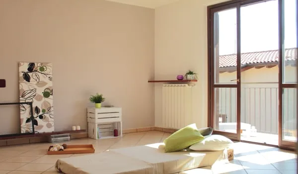 Galliate Lombardo in einer kleinen Residenz, letztes Stockwerk, großes Zweizimmerapartment mit Garage. – Foto 12 von 15