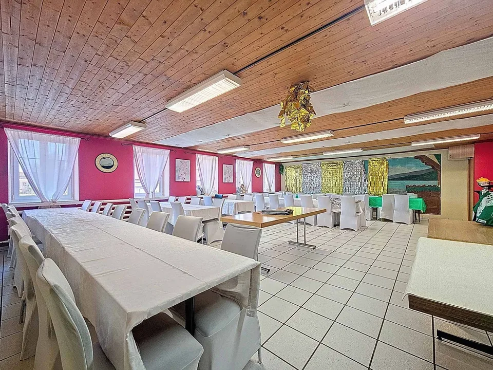 Wohngebäude mit Café-Restaurant im Herzen der Broye – Foto 7 von 13
