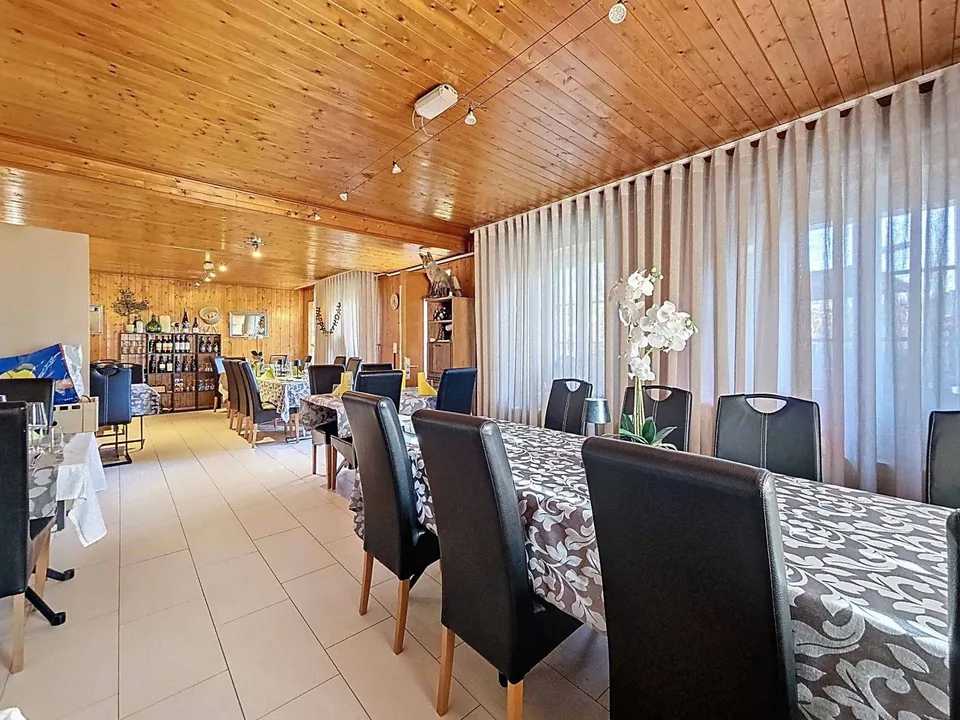 Wohngebäude mit Café-Restaurant im Herzen der Broye – Foto 6 von 13