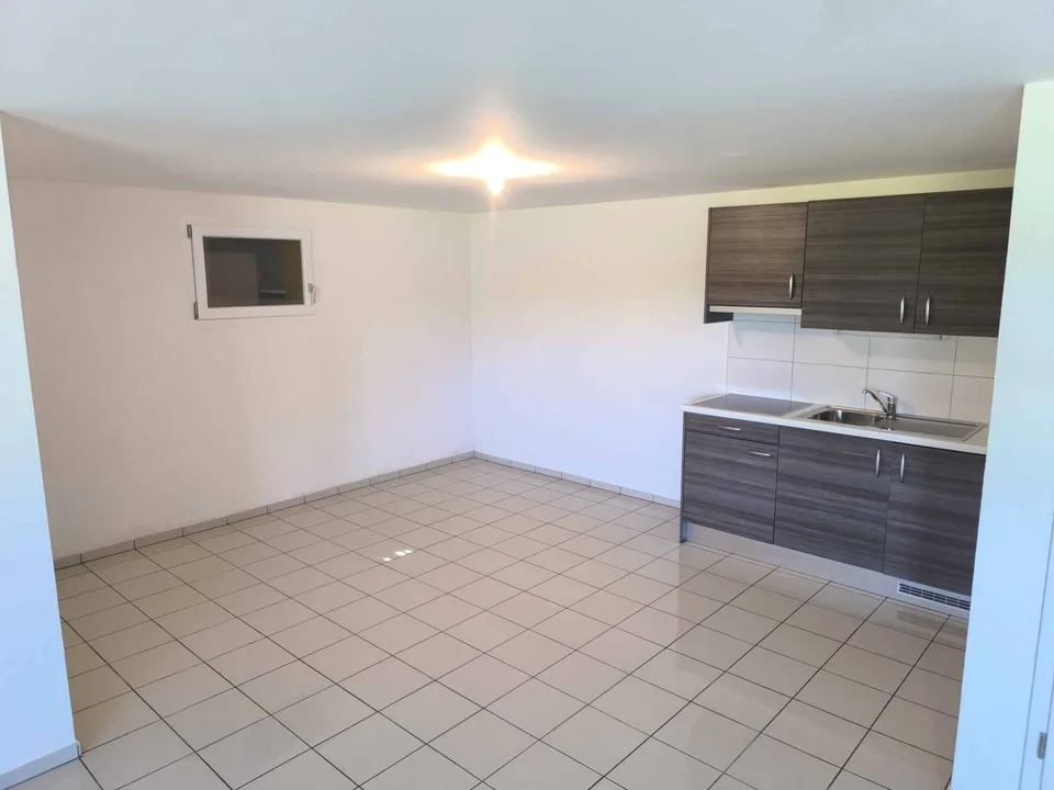 Lokal von 45 m² ideal für Handwerker oder Lagerung – Foto 2 von 6