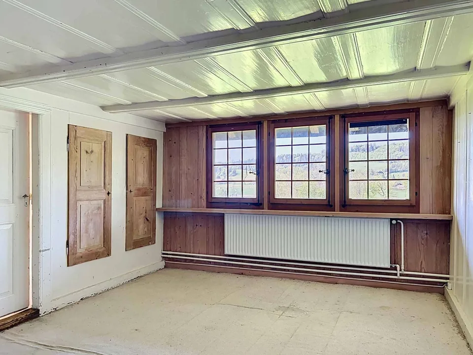 Charmantes Bauernhaus mit 7 Zimmern zur Renovierung, ruhige Umgebung mit Anbauten – Foto 8 von 13