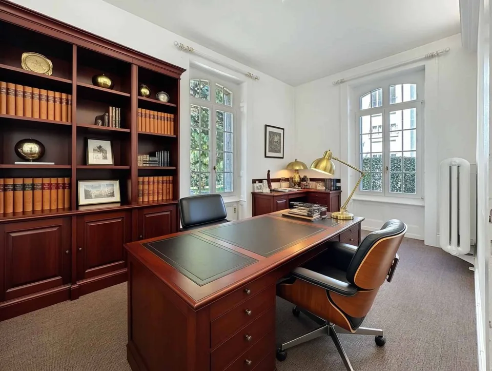 Prestigious residence in a sought-after neighborhood – photo 8 of 13