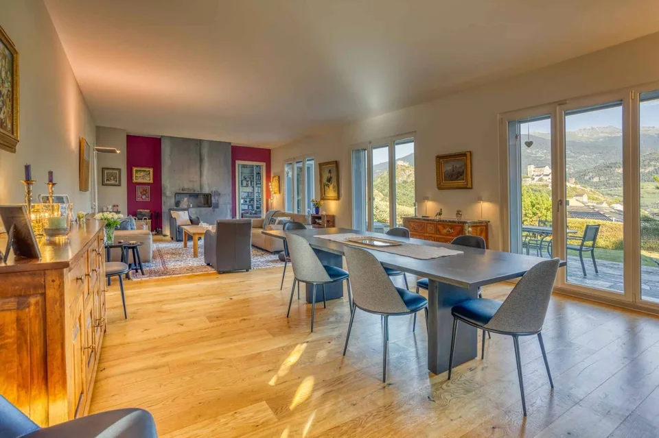 Außergewöhnliches Anwesen mit Panoramablick auf die Schlösser | Ultra-exklusives Viertel – Foto 7 von 11