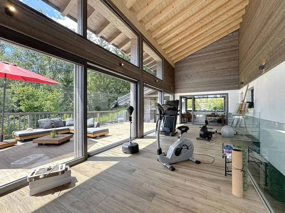 Außergewöhnliches Chalet auf 3 Ebenen mit Innenpool/ Wellnessbereich – Foto 9 von 13