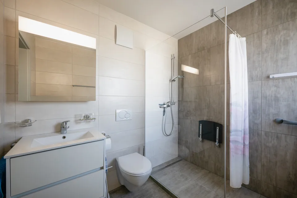 Gelegenheit im Herzen von Estavayer: Helles 4.5-Zimmer-Apartment – Foto 7 von 13