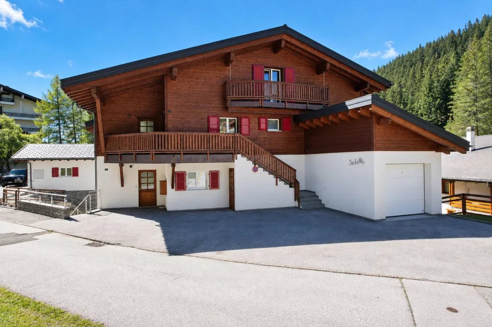 CHALET MIT 15,5 ZIMMERN, BESTEHEND AUS DREI UNABHÄNGIGEN WOHNUNGEN – Foto 2 von 13