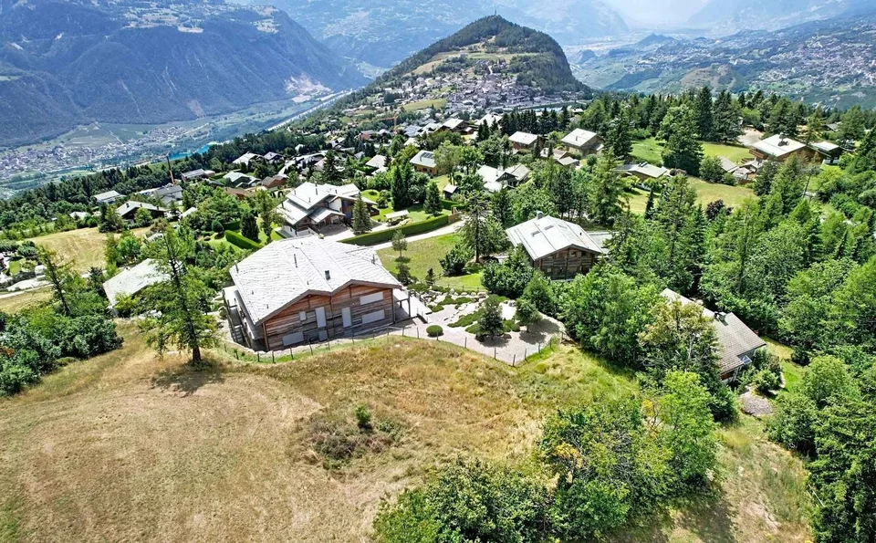 Exceptional plot with building permit – photo 3 of 7