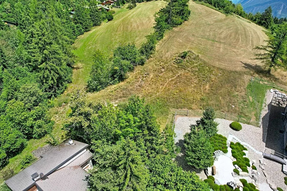 Exceptional plot with building permit – photo 4 of 7