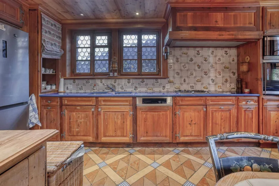 GROßARTIGES CHALET IN ESSERTS 6 SCHLAFZIMMER – Foto 4 von 13