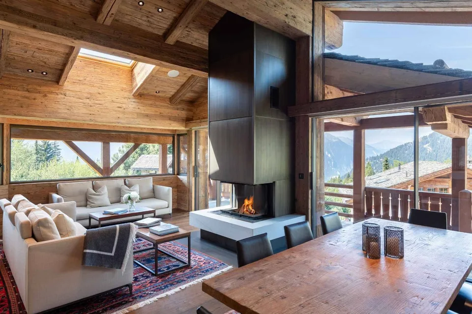 Penthouse von außergewöhnlicher Qualität im Herzen des berühmten Hameau – Foto 3 von 10