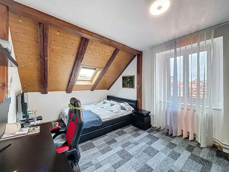 Geräumige 5-Zimmer-Wohnung im Herzen von La Chaux-de-Fonds – Foto 10 von 12