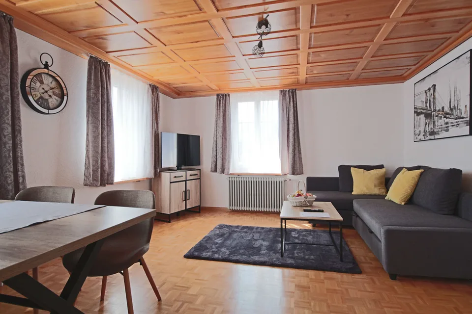 Grosszügiges stilvoll möbliertes 3-Zimmer Appartement in Sargans – Foto 2 von 12