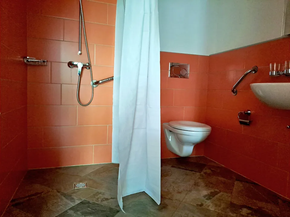 EDOUARD-VERDAN 24A, Appartement de 2.5 pièces - NA10 – photo 6 sur 6