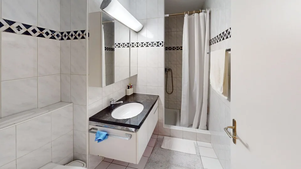 Ruhig & naturnah: 4.5-Zimmer-Wohnung mit 2 Balkonen am Wildbach – Foto 12 von 13