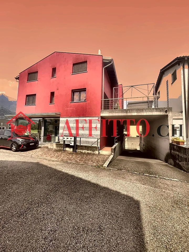 SPAZIO COMMERCIALE DI 150 MÂ² A SANTâANTONINO – foto 3 di 4