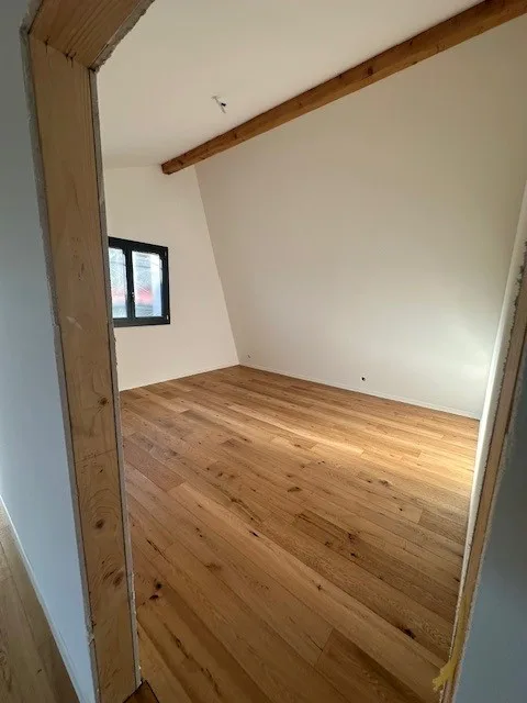 Modern 3.5-room attic apartment in Boll – new building with a view – photo 6 of 8
