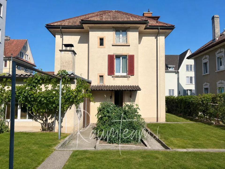 Vivere in centro. Vivere tranquillamente. Casa unifamiliare con giardino ad Arbon – foto 3 di 12