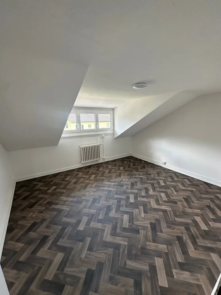 Nebenraum / kleines Dachzimmer zu vermieten – ideal als Lagerraum – Foto 2 von 2