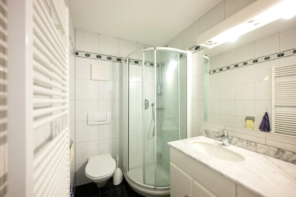 Moderne 5.5-Zimmer Gewerbefläche an der Mattastrasse 9 in Davos Platz – Foto 18 von 25